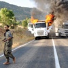 Yakıp yakıp kaçıyorlar Yakıp yakıp kaçıyorlar