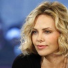 Charlize Theron: Sevgilim çok ateşli ve seksi Charlize Theron: Sevgilim çok ateşli ve seksi