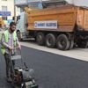 40 derece sıcakta yolları asfaltlıyorlar