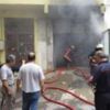 Telefonda konuşmaya dalan kadın ölümden döndü Telefonda konuşmaya dalan kadın ölümden döndü
