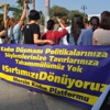 Mersinli kadınlar Erdoğan'a sırtlarını döndü Mersinli kadınlar Erdoğan'a sırtlarını döndü