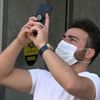 Sivas'ta intihara kalkışan adamı görüntülemeye çalışanlar tepki çekti Sivas'ta intihara kalkışan adamı görüntülemeye çalışanlar tepki çekti