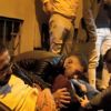 Kendisini vuran saldırganın annesini teselli etti Kendisini vuran saldırganın annesini teselli etti