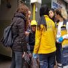 Tartıştığı engelli eşini araçtan attı Tartıştığı engelli eşini araçtan attı