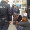 Tırnakçılık yaparken yakalanan kadınlar ortalığı birbirine kattı Tırnakçılık yaparken yakalanan kadınlar ortalığı birbirine kattı