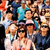 Çinli turistler Paris'i işgal etti
