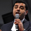Demirtaş: Başbakan bile Cumhurbaşkanına boyun eğmiş durumda Demirtaş: Başbakan bile Cumhurbaşkanına boyun eğmiş durumda