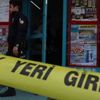 Sultangazi'de bir markete giren soyguncu 9 bin TL ile kayıplara karıştı Sultangazi'de bir markete giren soyguncu 9 bin TL ile kayıplara karıştı