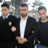 Kan davalısına kurşun yağdırdı Kan davalısına kurşun yağdırdı