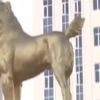 Türkmenistan lideri Berdimuhammedov'a köpek heykeli tepkisi