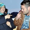 Oğlu için işaret dili öğreniyor