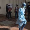 Hong Kong'da test sorunu geçici merkezlerle çözüldü
