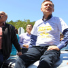 CHP'li vekil eyleme Mercedes'iyle gitti
