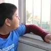 Mahalle baskısı otizmli çocuğu eve hapsetti Mahalle baskısı otizmli çocuğu eve hapsetti