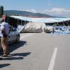Tokat'ta su yüklü tır devrildi
