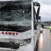 Polis servis aracı, yolcu otobüsüne çarptı