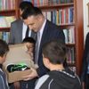 Kimsesiz çocuklara ayakkabı alarak yargılanmaktan kurtuldular Kimsesiz çocuklara ayakkabı alarak yargılanmaktan kurtuldular