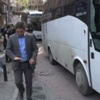 CHP'li vekil Aykut Erdoğdu polis aracını yumrukladı