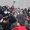 Emekçilerin ‘sefalet zammı’ protestosuna polis müdahalesi: Sendika başkanları gözaltına alındı Emekçilerin ‘sefalet zammı’ protestosuna polis müdahalesi: Sendika başkanları gözaltına alındı