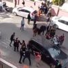 Antalya’da komşu iki aile birbirine girdi, ortalık savaş alanına döndü Antalya’da komşu iki aile birbirine girdi, ortalık savaş alanına döndü