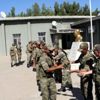Askerler bayramlaşırken sınırda hareketlilik