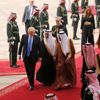 Son dakika… Trump Suudi Arabistan’a iniş yaptı