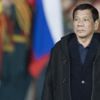 Duterte apar topar ülkesine geri döndü