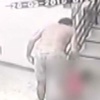 İki yaşındaki çocuğu döverek öldürdü