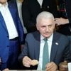 Binali Yıldırım sahurda vatandaşlarla bir araya geldi Binali Yıldırım sahurda vatandaşlarla bir araya geldi