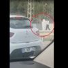 Bu da oldu. Gelin arabasını durdurup, gelini yol ortasında dövdü Bu da oldu. Gelin arabasını durdurup, gelini yol ortasında dövdü