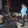 İzmir'de 49 kaçak göçmen kurtarıldı İzmir'de 49 kaçak göçmen kurtarıldı