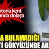 Kiraladığı paramotorla 'dolandırıldım, hakkımı arıyorum' yazılı afişle uçtu Kiraladığı paramotorla 'dolandırıldım, hakkımı arıyorum' yazılı afişle uçtu