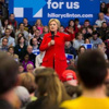 Clinton Carolina'da rakibini geride bıraktı