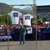 Vatandaşlardan darbeci teröristlere 'traitor' tişörtü
