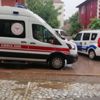 Ayrı yaşadığı eşi ile tartışan koca eşini bıçaklayıp kaçtı