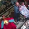 Kendini sterilize etmeye çalışırken kafasını ateşe verdi