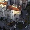 Çılgın Türkler. İzmir'de yan yatan 11 katlı binayı vinçler ayakta tutuyor. Hayat kurtarmak için ölümü göze alıyorlar Çılgın Türkler. İzmir'de yan yatan 11 katlı binayı vinçler ayakta tutuyor. Hayat kurtarmak için ölümü göze alıyorlar