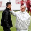 Ozan Kabak, Galatasaray antrenmanını ziyaret etti Ozan Kabak, Galatasaray antrenmanını ziyaret etti