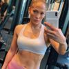 Jennifer Lopez, fit vücuduyla büyüledi Jennifer Lopez, fit vücuduyla büyüledi