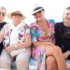 Hadise annesini Belçika'ya yolluyor