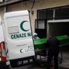 Bahçesinde ateş yakan kadın hayatını kaybetti Bahçesinde ateş yakan kadın hayatını kaybetti