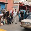 İki otomobil arasında kaldı, ölümden döndü İki otomobil arasında kaldı, ölümden döndü