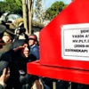 Şehit eşine asker selamıyla veda etti Şehit eşine asker selamıyla veda etti