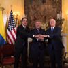 Pence: Dünyadan izole ederiz Pence: Dünyadan izole ederiz