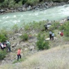 Otomobil Çoruh Nehri'ne uçtu: 3 ÖLÜ Otomobil Çoruh Nehri'ne uçtu: 3 ÖLÜ