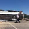 10 ton akaryakıt yola devrildi 10 ton akaryakıt yola devrildi
