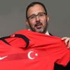Bakan Kasapoğlu’ndan 1000 kişiye milli forma Bakan Kasapoğlu’ndan 1000 kişiye milli forma