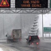 Bolu Dağı'nda kar ulaşımı yavaşlattı