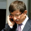 Davutoğlu'ndan şehit babasına taziye telefonu Davutoğlu'ndan şehit babasına taziye telefonu