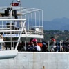 Ayvalık'ta 42 Suriyeli yakalandı Ayvalık'ta 42 Suriyeli yakalandı